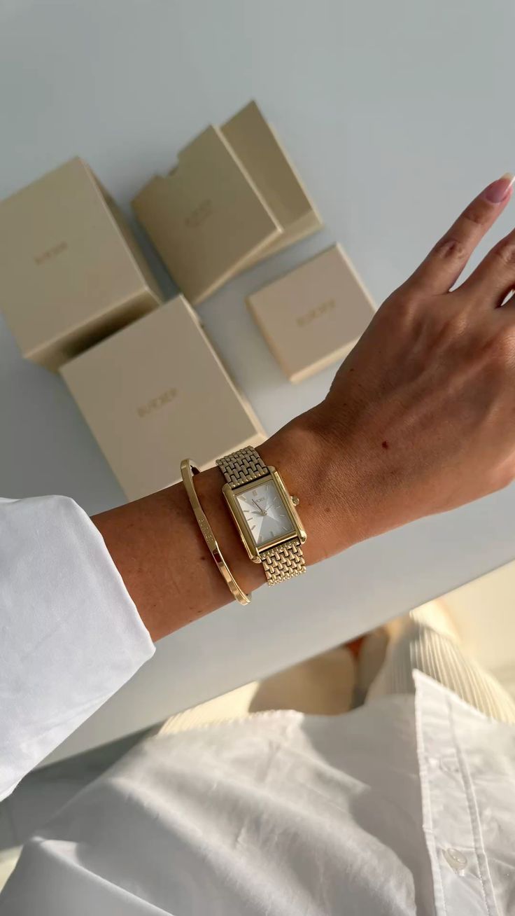 SURIER WATCH